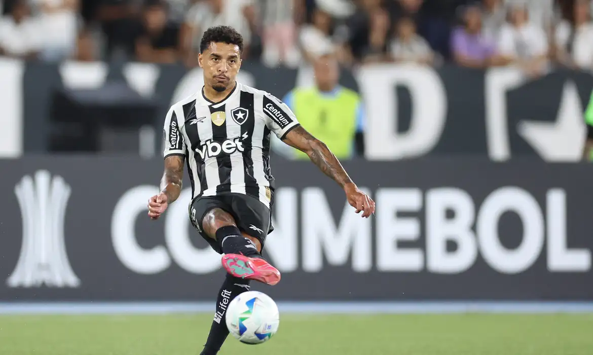 O estádio Jorge Luís Hirschi, na cidade de La Plata (Argentina), abre os portões para a partida entre Estudiantes (Argentina) e Botafogo, a partir das 21h30 (horário de Brasília) desta quarta-feira (23), Dia de São Jorge, pela terceira rodada do grupo A da Copa Libertadores da Améric