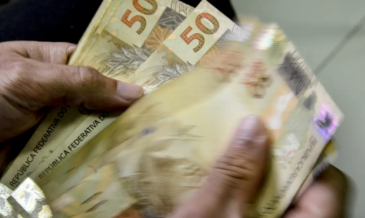 A Caixa Econômica Federal paga nesta terça-feira (22) a parcela de abril do novo Bolsa Família aos beneficiários com Número de Inscrição Social (NIS) de final 4.￼