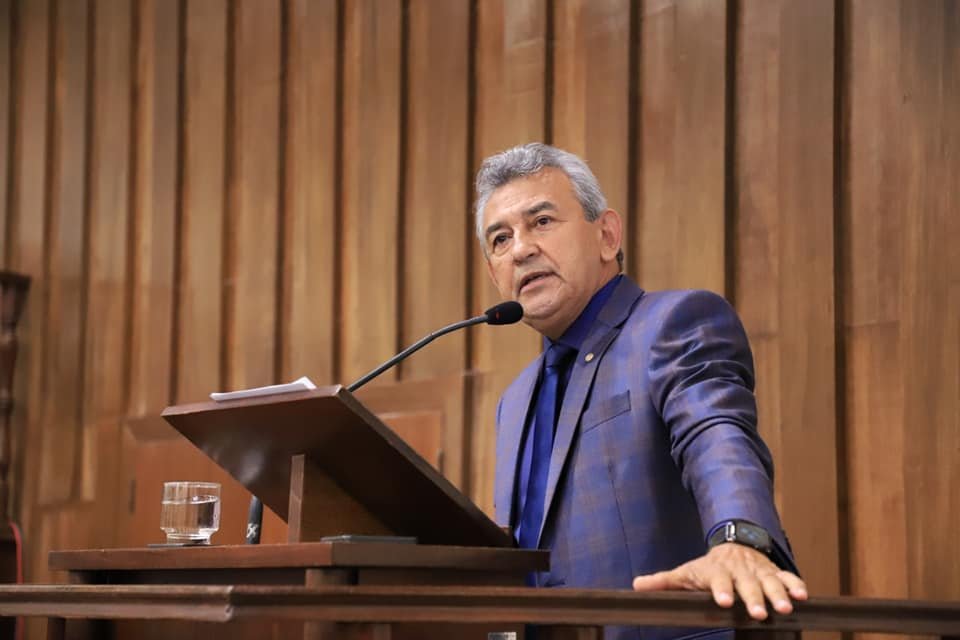 A pedido do MPE, o ex-prefeito Doutor João foi responsabilizado por mobilizar a estrutura da administração municipal em apoio à candidatura de Valdecy. A Justiça reconheceu também a participação de Valdecy e Bebeto tanto no esquema do teatro invisível quanto no uso indevido da estrutura pública.