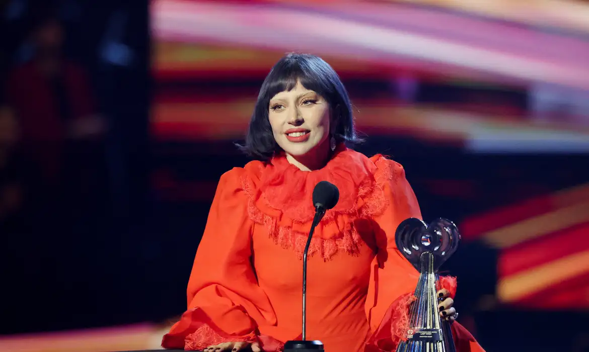Os fãs que lotarem as areias da Praia de Copacabana no sábado (3) para o show da cantora Lady Gaga devem evitar entrar no mar durante a noite. A recomendação é do Corpo de Bombeiros Militar do Estado do Rio de Janeiro, que divulgou nesta sexta-feira (02) o plano operacional para o mega evento.