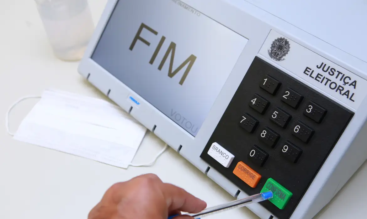 Os dados mostram que, desde o dia 7 de março, mais de 111 mil eleitores procuraram a Justiça Eleitoral para regularizar a situação. “Não seja um eleitor faltoso. Evite o cancelamento do título: ele é sua identidade cidadã”, destacou o TSE, em comunicado.