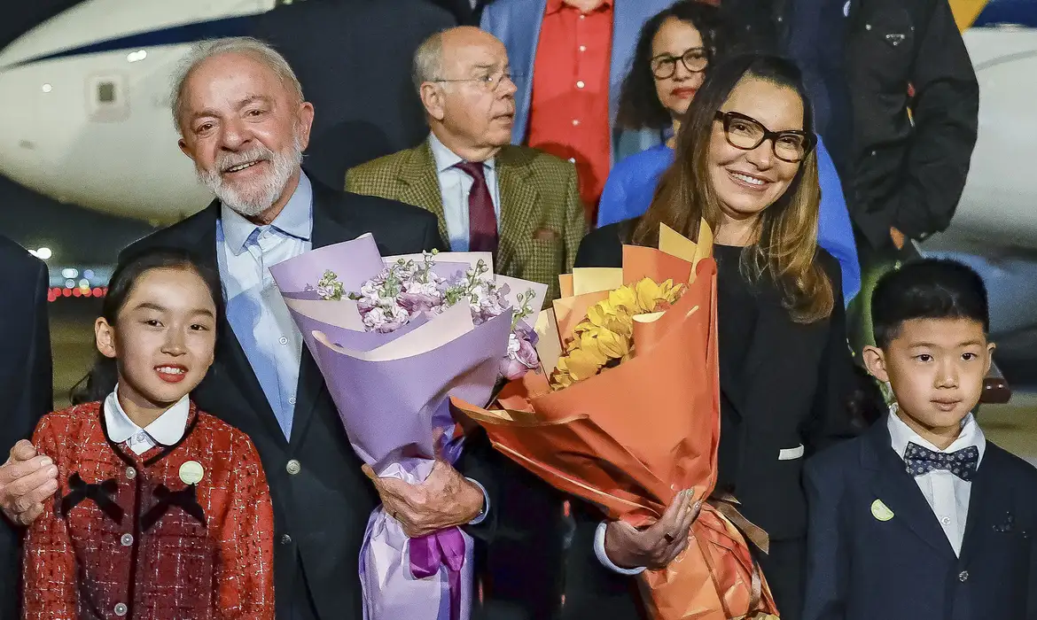 O presidente Luiz Inácio Lula da Silva tem uma agenda repleta de encontros com empresários nesta segunda-feira (12), em Pequim, onde cumpre visita oficial nos próximos dias.