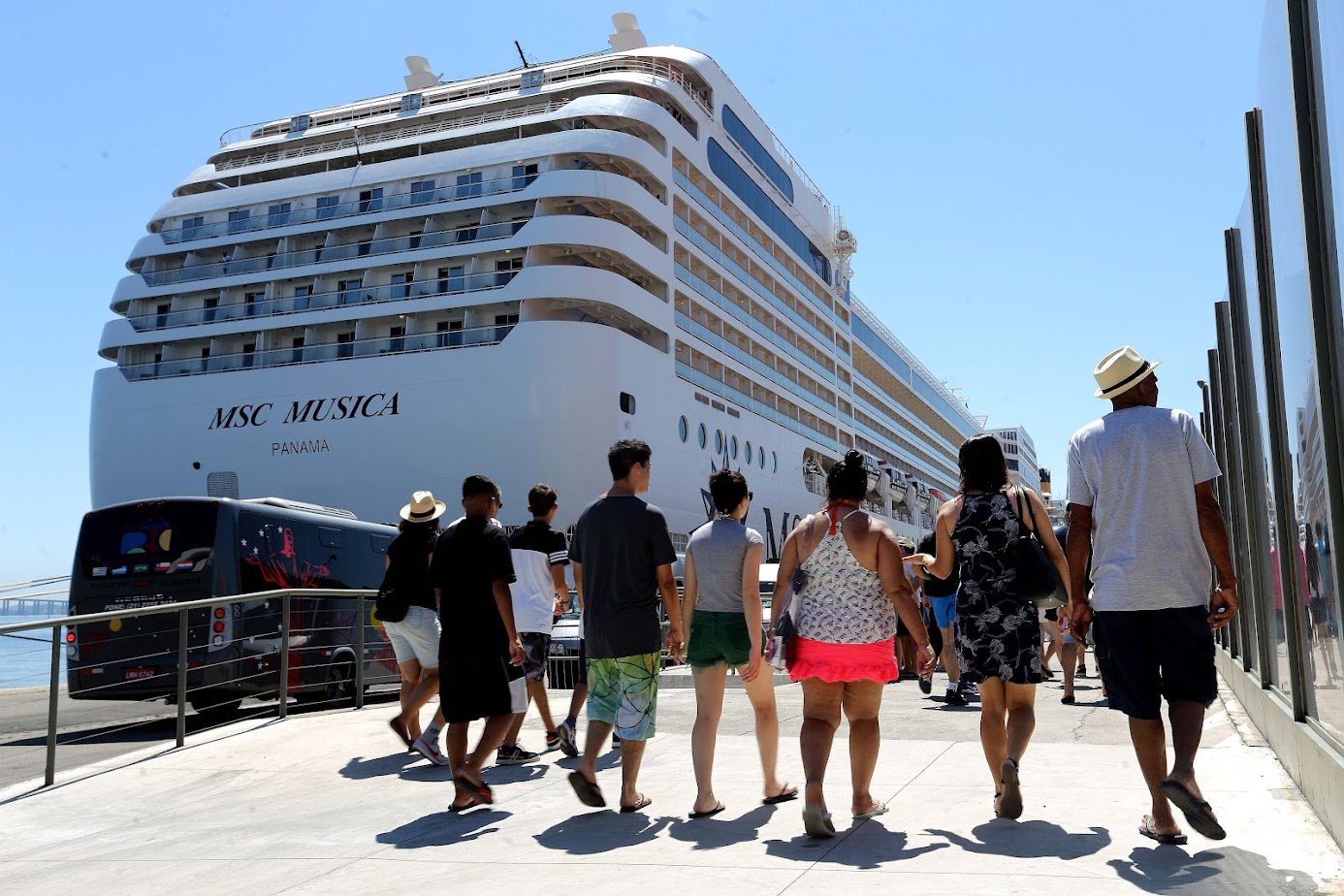 O turismo internacional segue batendo recordes no Rio de Janeiro. O estado recebeu 901.991 visitantes estrangeiros apenas nos 4 primeiros meses de 2025, um aumento de 51,9 % em relação ao mesmo período do ano passado. Somente em abril, foram 157.920 chegadas, número 54,56% superior ao registrado em abril de 2024.
