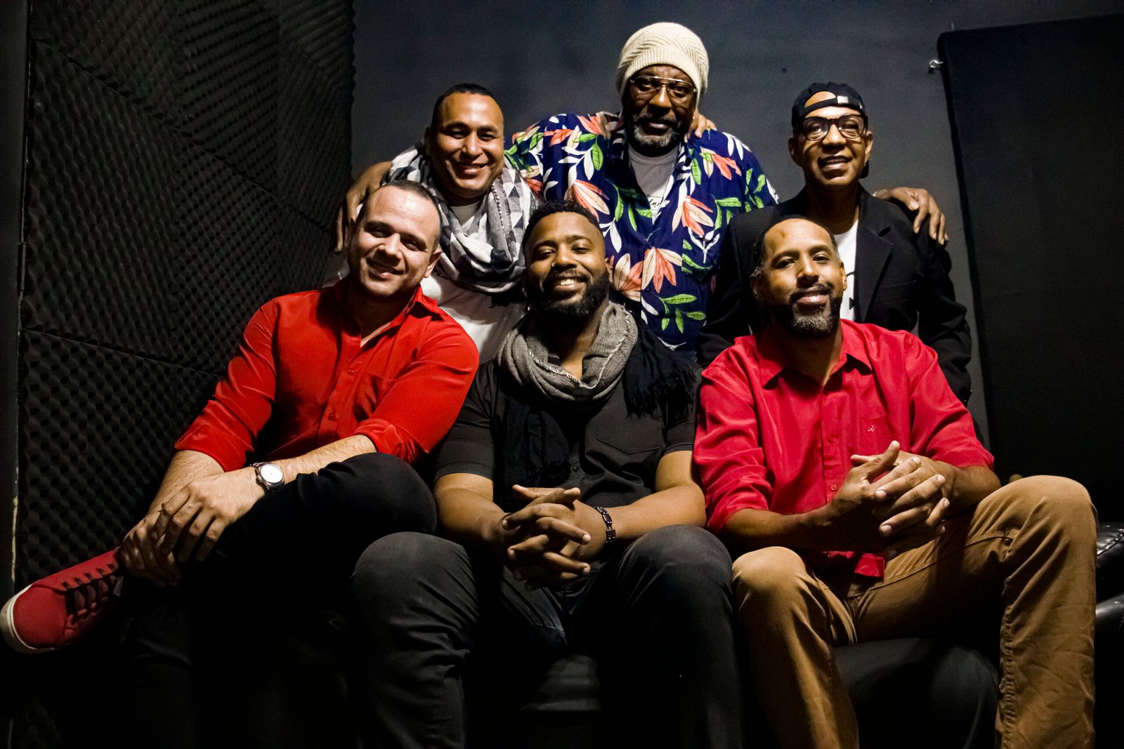 No próximo domingo, dia 18 de maio, o Gomeia Galpão Criativo recebe o grupo Jazz Arrumado Band, criado em 2023 com o propósito de democratizar o acesso ao jazz e à música instrumental brasileira. O evento será um encontro gratuito com oito horas de programação cultural. A proposta une show, jam session, roda de conversa e ensaio aberto.