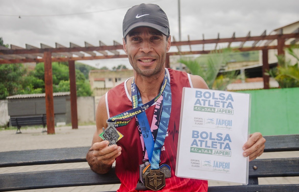 Prefeitura de Japeri, por meio da Secretaria Municipal de Esporte e Lazer (SEMEL), está com inscrições abertas para o programa Bolsa Atleta Japeri 2025. O investimento total é de R$ 199.800,00 e beneficiará atletas e paratletas do município, com o objetivo de incentivar a prática esportiva, o desenvolvimento de talentos locais e a participação em competições. As inscrições começaram na segunda-feira, dia 12, e seguem até o 23.
