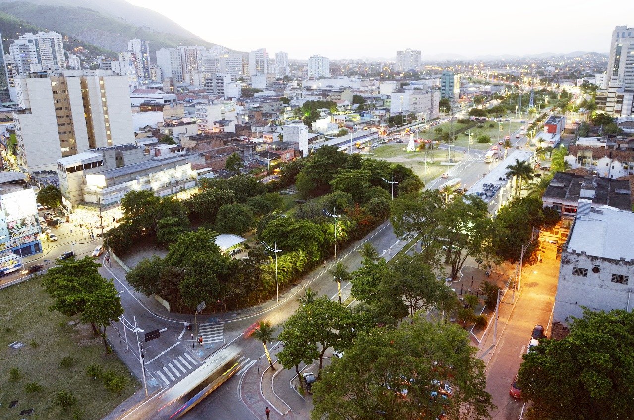 Os números contemplam diversos tipos de negócios no estado e reforçam o comprometimento do Governo do Estado, por meio da Agência, no estímulo à economia fluminense e na geração de emprego e renda para a população. Os setores de Comércio, Alimentação e Cultura e a Indústria da Transformação foram os mais apoiados pela AgeRio, com destaques para as linhas de microcrédito e capital de giro, entre outras.
