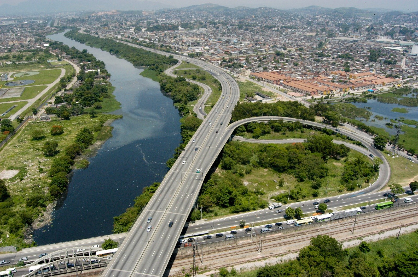 As inscrições começam na próxima quinta-feira (29/05) e vão até dia 30 de junho e poderão ser feitas pelo site www.cedae.com.br/cedaesustentavel, onde os candidatos também têm acesso à íntegra do edital. Para ser contemplada, a proposta precisa estar ligada a pelo menos um três eixos temáticos: meio ambiente e desenvolvimento social; educação socioambiental ou direitos humanos e cidadania.