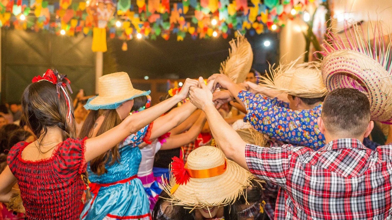 “O Arraiá Raiz é uma das festas mais queridas do público da região e, todos os anos, preparamos o evento com muito carinho. Além de ser um momento de celebração e lazer, oferecemos uma experiência completa com segurança, comodidade e clima familiar, para que todos possam curtir com tranquilidade.”, afirma Luciane Treigher, gerente de marketing do Shopping Nova Iguaçu.