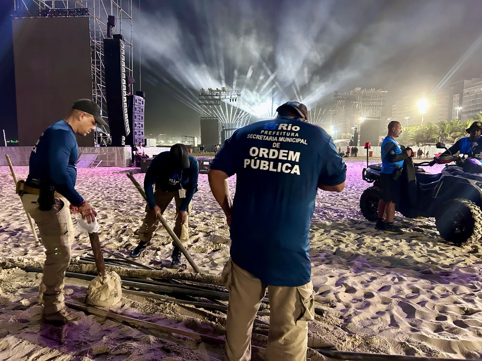 Prefeitura do Rio realiza Operação Tatuí em Copacabana para coibir irregularidades na orla
