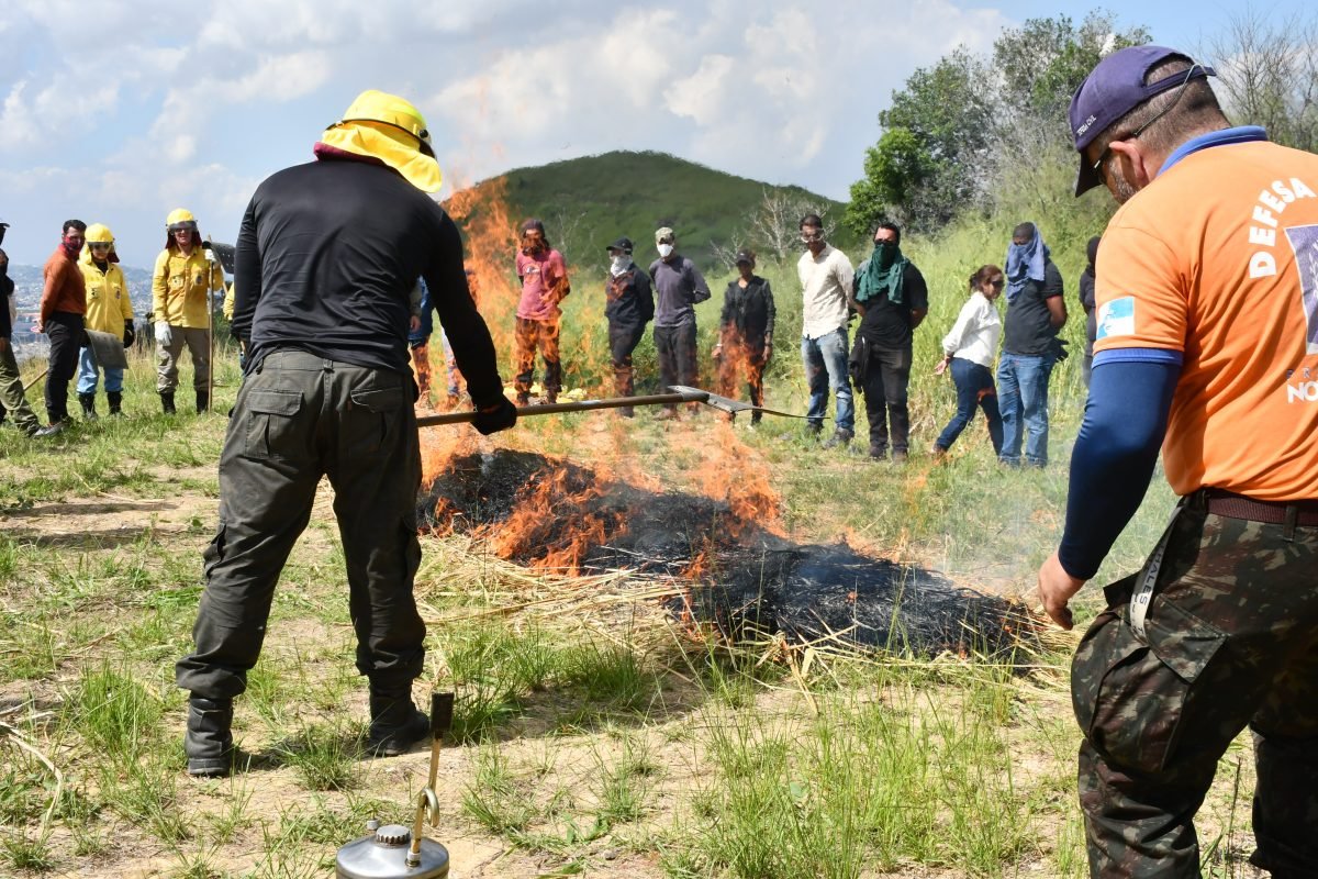 Somente no primeiro trimestre deste ano, foram atendidos seis registros de incêndios florestais em Nova Iguaçu, totalizando 28,77 hectares queimados. Metade das ocorrências foi na Área de Proteção Ambiental (APA) Tinguá, a mais afetada pelas chamas, com 14,8 hectares destruídos pelo fogo. As APAS de Jaceruba (7,52 hectares) e Gericinó-Mendanha (6,45 hectares) também sofreram com as queimadas nos três primeiros meses de 2025.