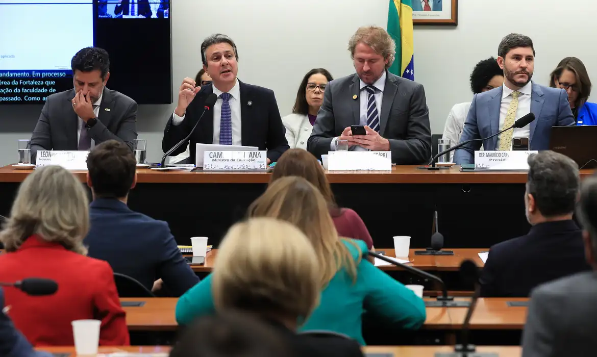 novas regras para os cursos de graduação realizados na modalidade de ensino a distância foram amplamente discutidos com os setores envolvidos e têm como objetivo garantir mais qualidade para os estudantes.