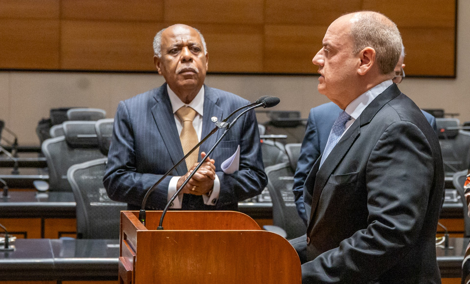 O presidente do Tribunal de Justiça do Estado do Rio de Janeiro, desembargador Ricardo Couto de Castro recebeu, no domingo (18/5), o diretor-geral da Escola Nacional de Formação e Aperfeiçoamento de Magistrados (Enfam), ministro do Superior Tribunal de Justiça Benedito Gonçalves, que acompanhou, do Rio de Janeiro, o início da aplicação do Exame Nacional da Magistratura (Enam). A habilitação é obrigatória para os bacharéis em Direito que tenham interesse em participar de concursos para a magistratura promovidos pelos tribunais regionais federais, do trabalho, militares, dos estados e do Distrito Federal e territórios.