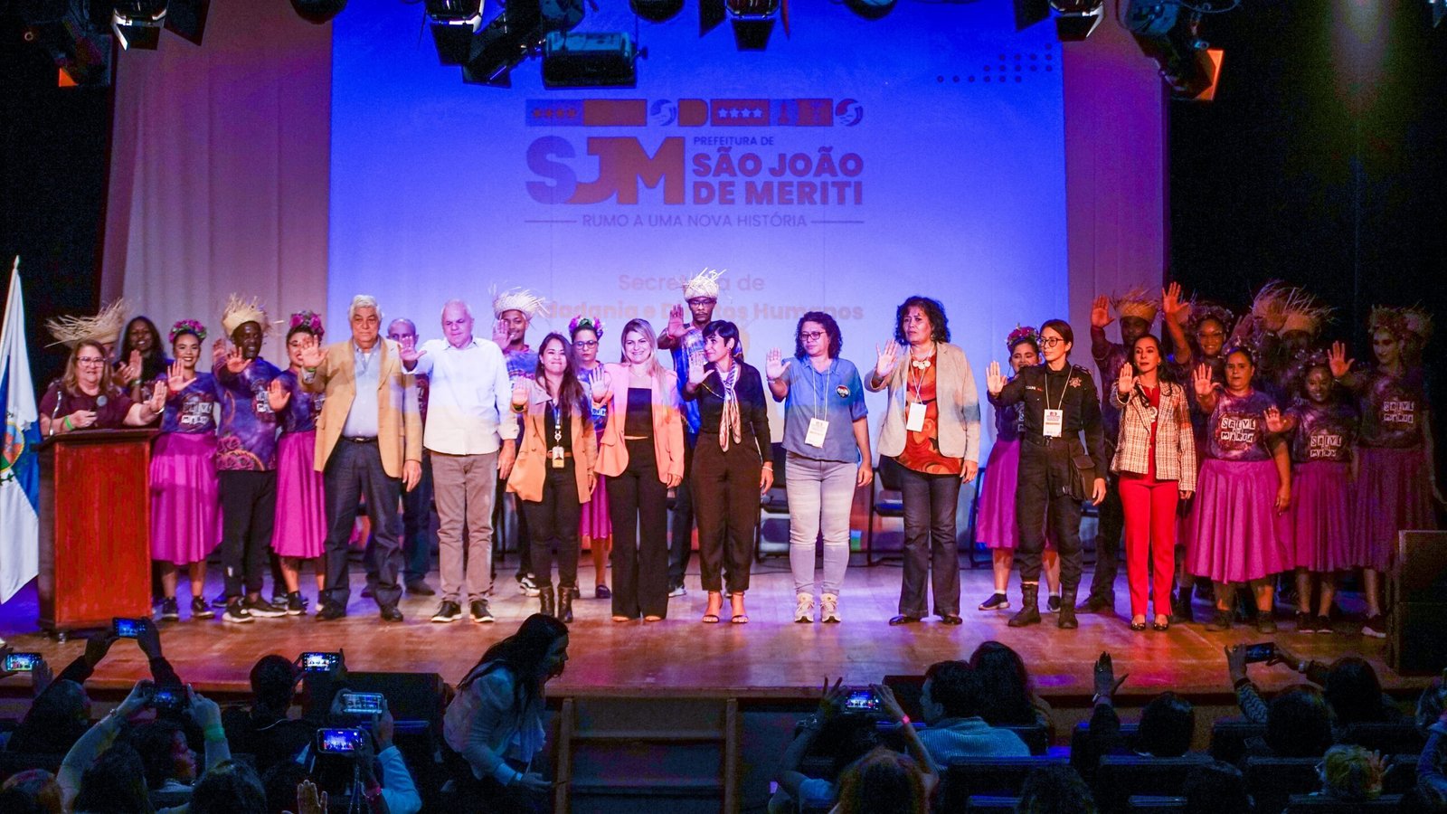 A cidade de São João de Meriti retomou, no último sábado (14), após dez anos, o debate sobre políticas públicas para mulheres, com a realização da 5ª Conferência Municipal, que aconteceu no teatro do Sesc, no centro da cidade.