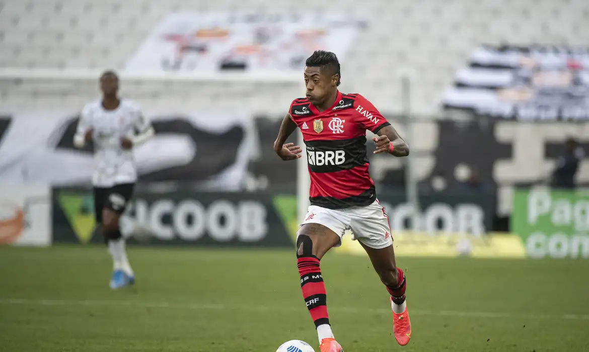 O jogador foi investigado por, supostamente, ter forçado um cartão amarelo no jogo contra o Santos, no Campeonato Brasileiro de 2023, em Brasília, para beneficiar parentes dele que faziam apostas.