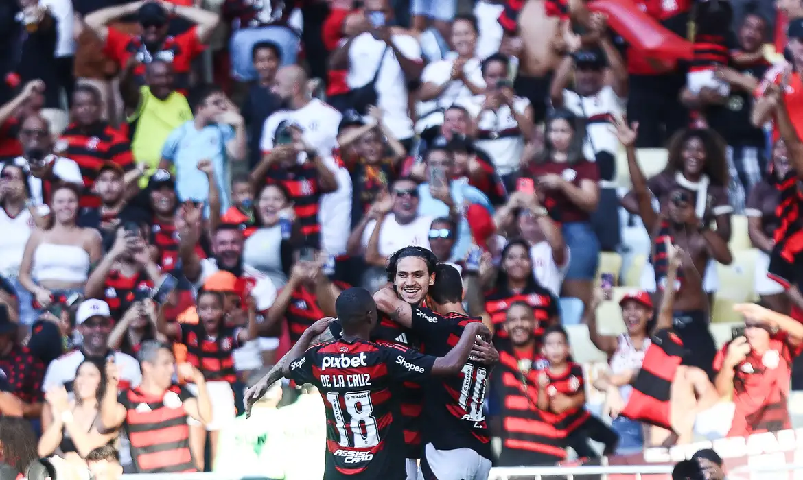 O jogo foi organizado pela Fifa para escolher o time ligado à Confederação das Associações de Futebol da América do Norte, Central e Caribe (Concacaf) que substituiria o León, do México, na Copa do Mundo. O clube foi desligado por ter o mesmo dono do Pachuca, também mexicano e classificado. O regulamento, contudo, não permite que um grupo empresarial controle mais de uma equipe na competição, que será disputada nos EUA.
