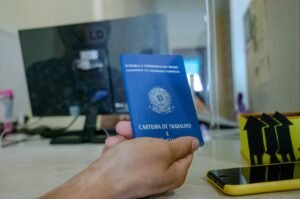 O Governo do Estado divulga 3.057 oportunidades de emprego formal no Rio de Janeiro esta semana, captadas pela Secretaria de Trabalho e Renda.