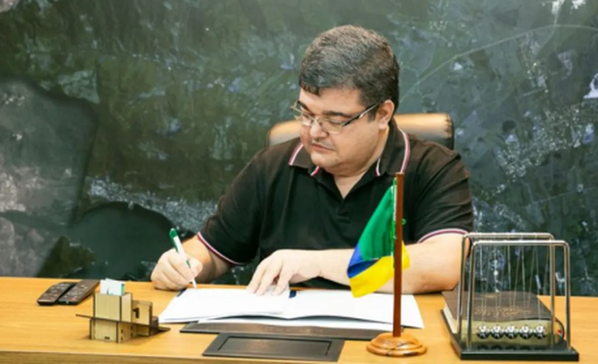 O ministro Dias Toffoli, do Supremo Tribunal Federal (STF), autorizou nesta segunda-feira (16) a posse de Rubem Vieira de Souza, conhecido como Dr. Rubão (Podemos), no cargo de prefeito de Itaguaí (RJ).